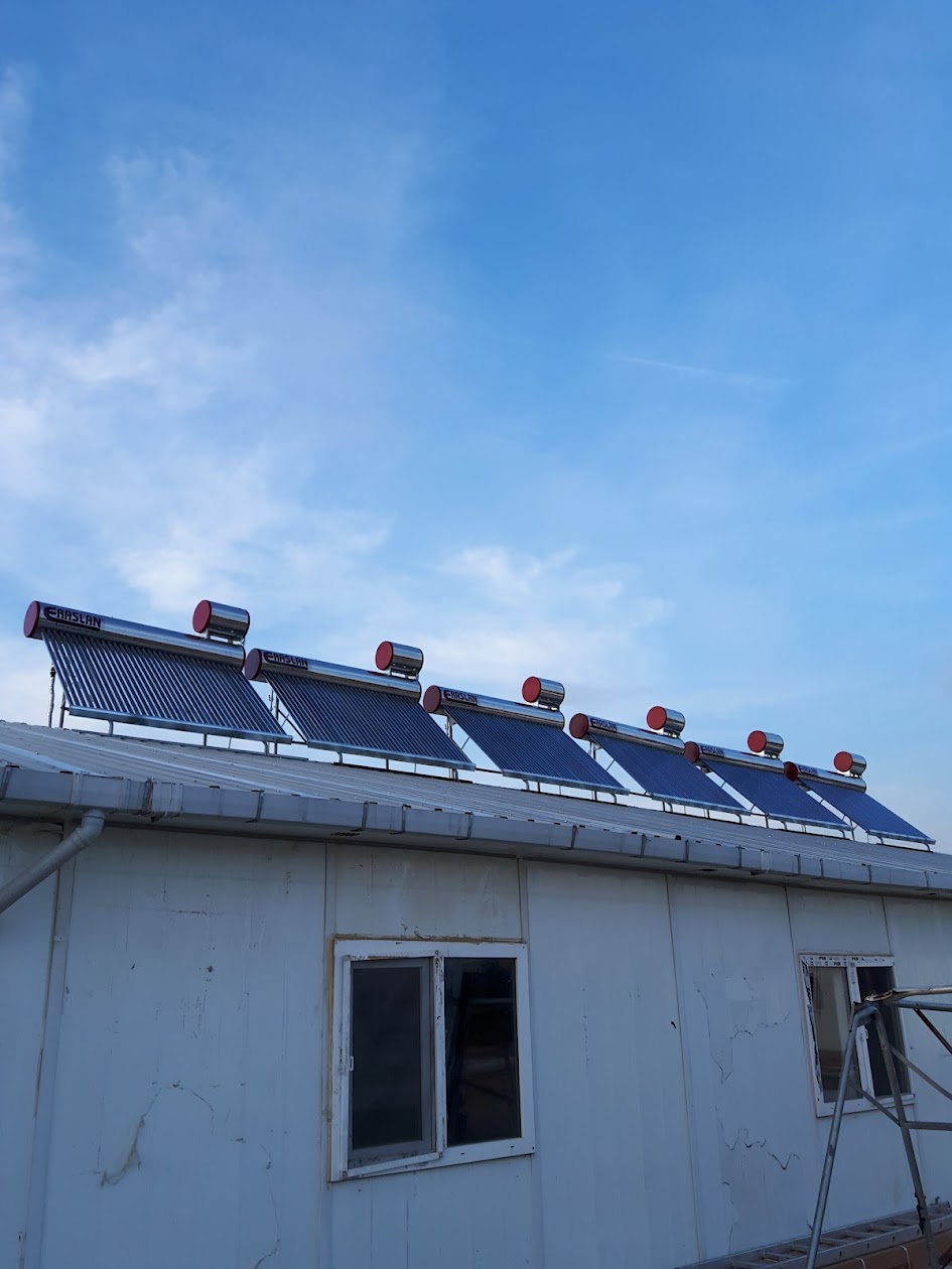 Güneş enerjisi kurulum fotoğrafı