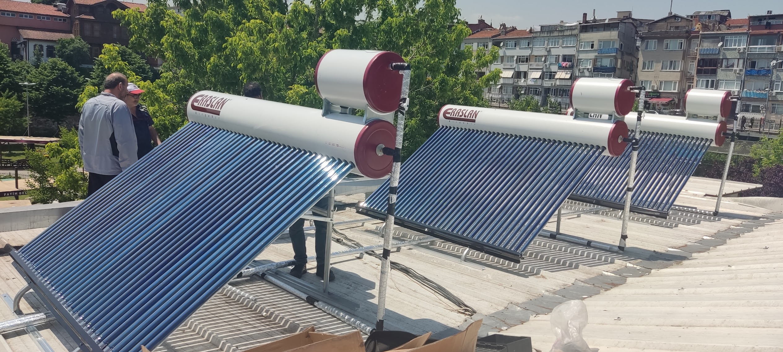 Güneş enerjisi kurulum fotoğrafı